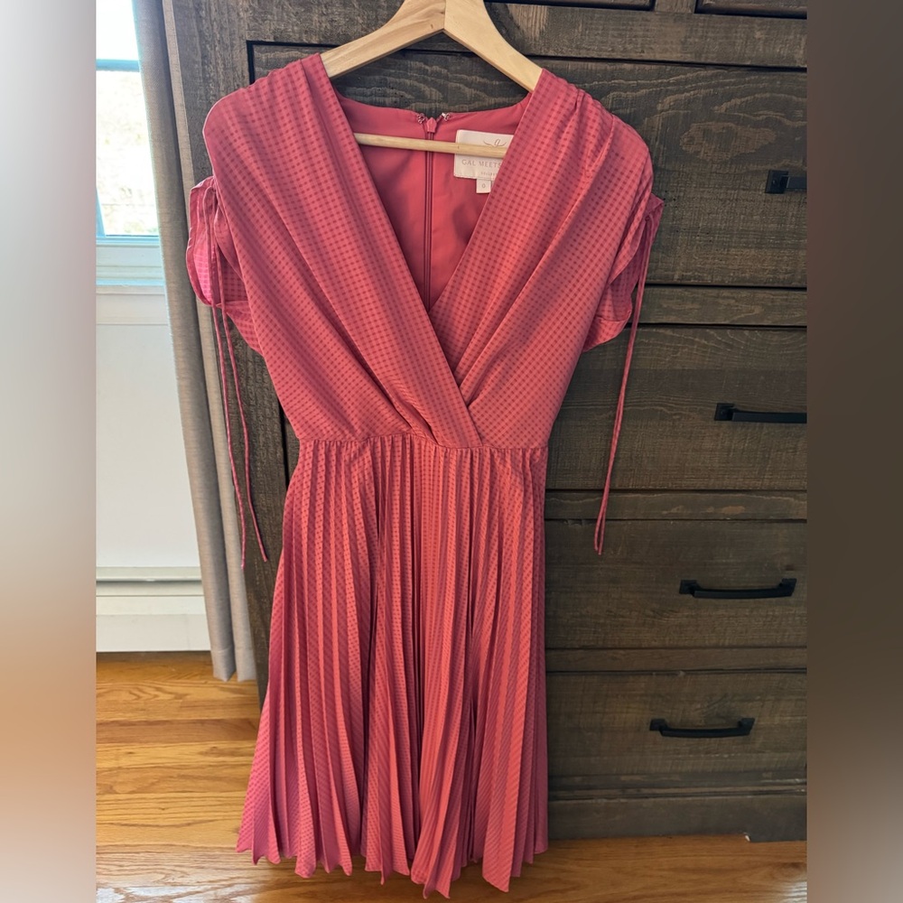 Gal Meets Glam Pink Pleated Midi Dress
